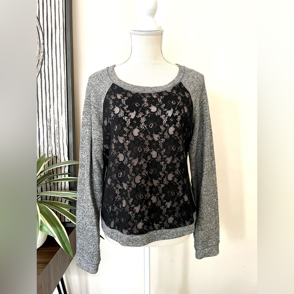 BCBGMAXAZRIA Sweater/Sweatshirt with Black Lace Front Size Medium